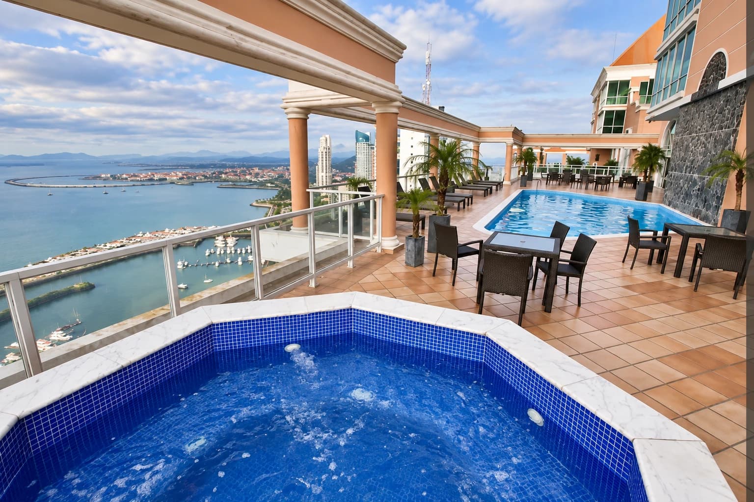 Whirlpool + social area